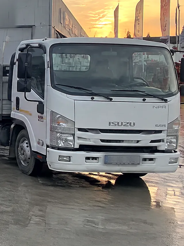 Isuzu NPR açık kasa kamyon